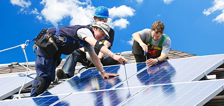 Panouri fotovoltaice complet montate: sistem gata de utilizare