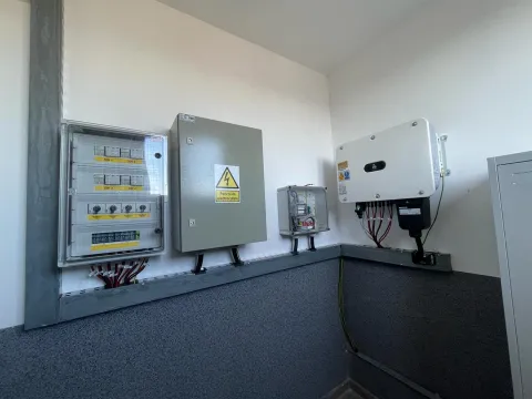 Sistem fotovoltaic instalat de Ovitec